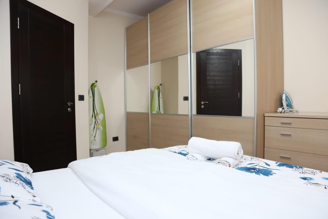 Ergi'S Host Apartment Тирана Екстериор снимка
